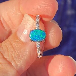 Elegant sterling Silver and Australian Opal Ring